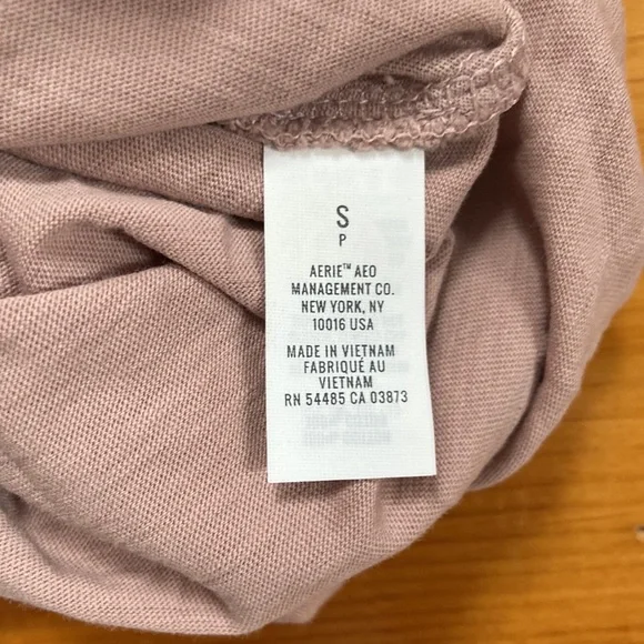 NEW aerie Women's Oversized Short Sleeve V Neck Tee Shirt Size Small NWT - Picture 13 of 14